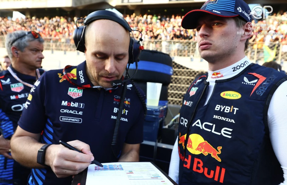 Max Verstappen, interrogado sobre una posible asociación entre Aston Martin y Fernando Alonso en la F1