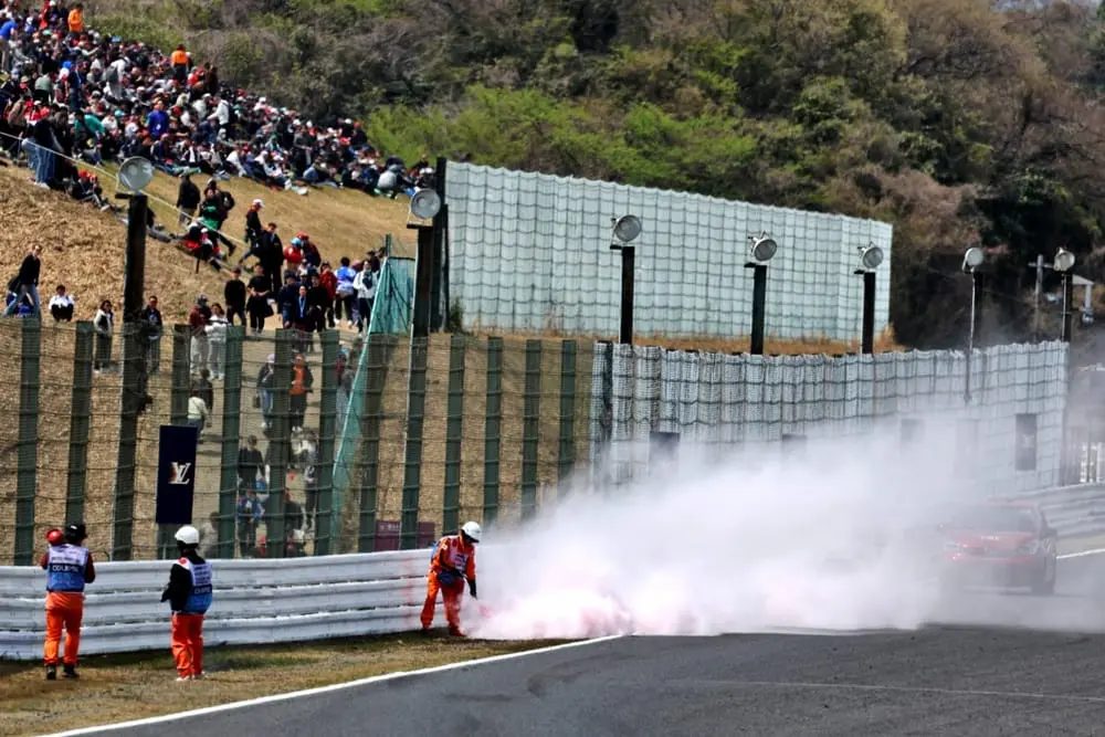 Pruebas con patines de acero: la FIA quiere evitar posibles incendios en césped