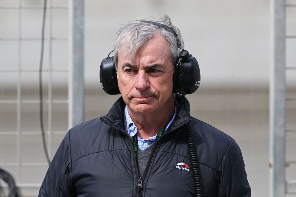 Carlos Sainz padre estudia postularse como presidente de la FIA
